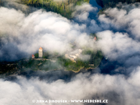 Tajemný hrad Zvíkov na soutoku Otavy s Vltavou /J25