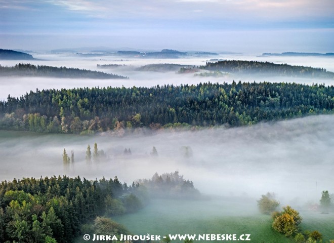 Vraňák a vzadu haldy u Brodu /J856