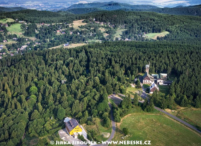 Rozhledna Královka na vrchu Nekras pobliž Bedřichova /J342