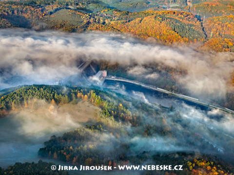 Orlická přehrada a hejno hus /J701