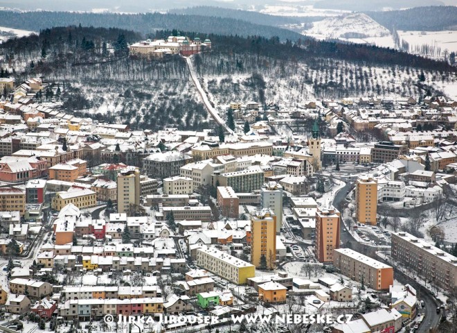 Centrum Příbrami a Svatá Hora v zimě /J939