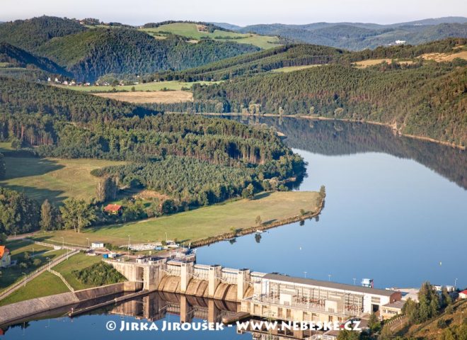 Kamýk nad Vltavou u přehrady /J1257