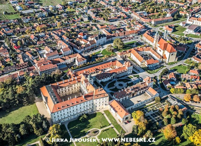 Zámek a náměstí Valtice a muzeum J1767