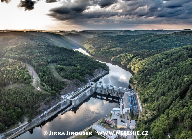 Přehrada Štechovice na jaře J2103