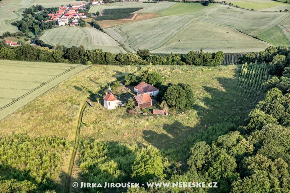 Hradiště Dřevíč a kaple sv. Václava J2243