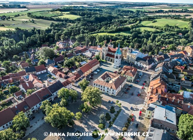 Kouřim náměstí J2268