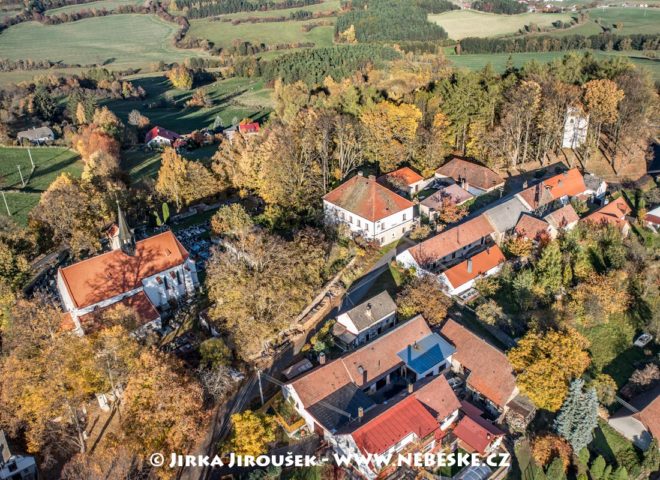 Dobrš – kaple sv. Jana a Pavla J3077