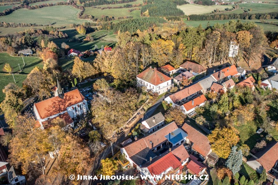 Dobrš – kaple sv. Jana a Pavla J3077