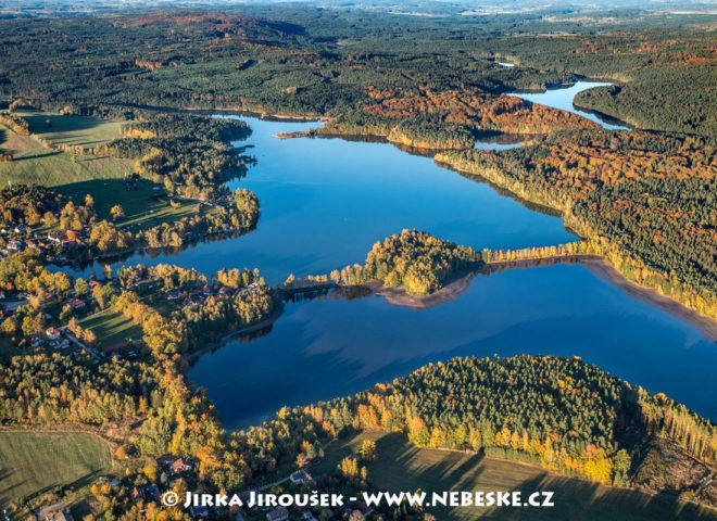 Staňkovský rybník a Špačkov v říjnu J3326