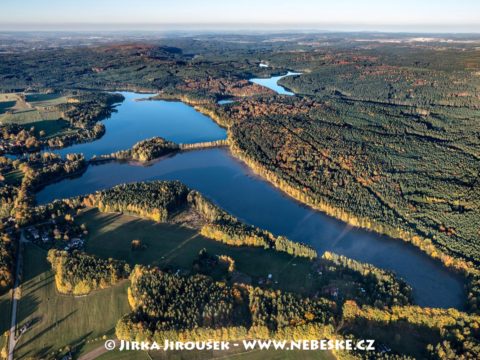Staňkovský rybník a Špačkov podzimní J3327