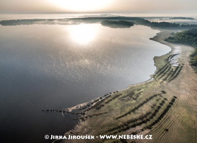 Krmení ryb na Třeboňsku J3253