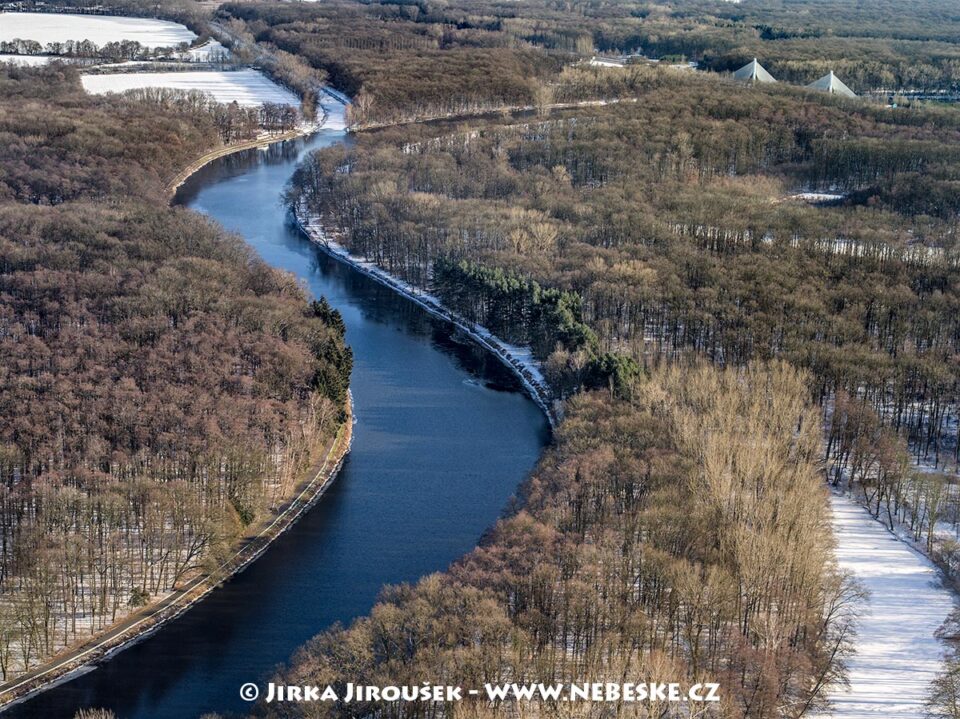 Labe u Poděbrad J3644