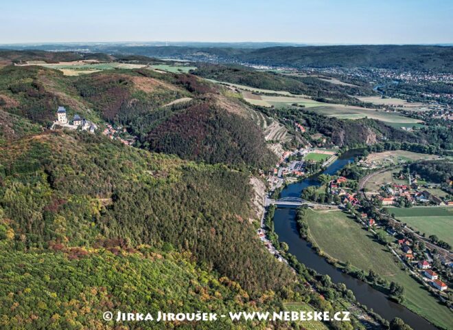 Karlštejn – hrad a obec J4016