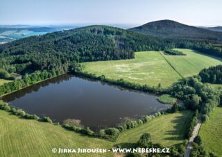 Býkovický rybník a Velký a Malý Blaník J4135