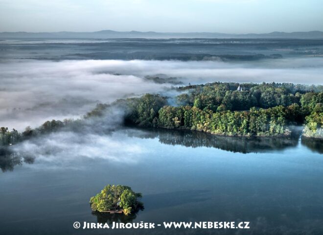 Svět v Třeboni a hrobka J4291