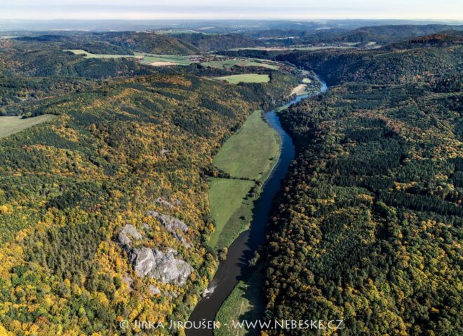 Čertova skála nad Berounkou J4614