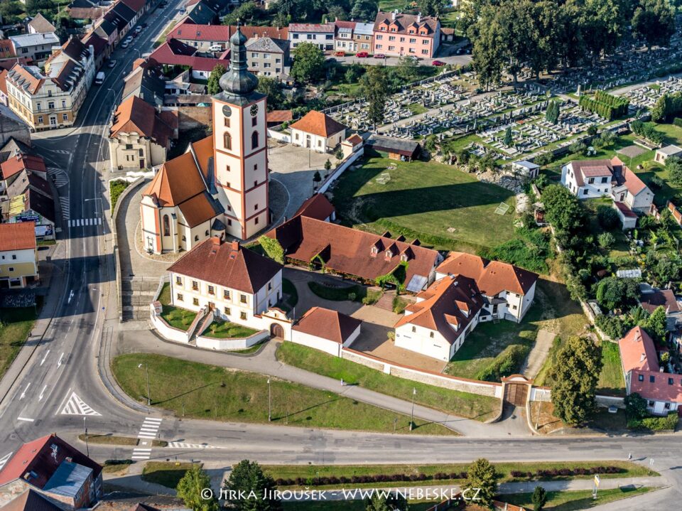 Kostel ve Veselí nad Lužnicí J4703