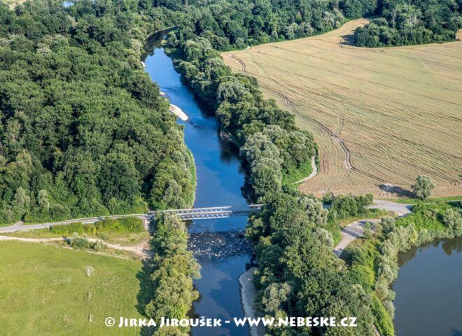 Bečva u Milotic nad Bečvou J4730