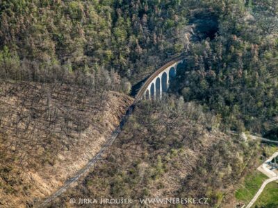 Železniční viaduk Žampach Pacifik duben J4783