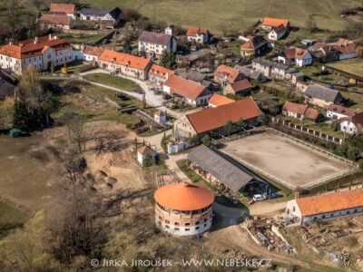 Skrýšov zámek a koně J4821