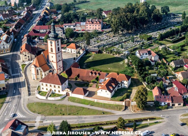 Veselí nad Lužnicí kostel 2016 J4987