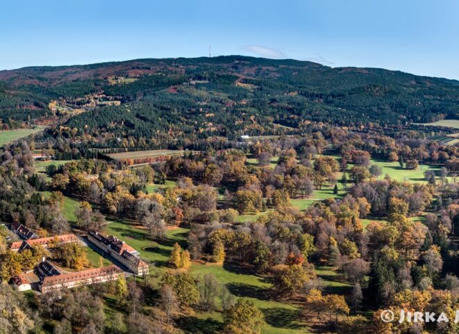 Červený Dvůr a Kleť panorama J4855