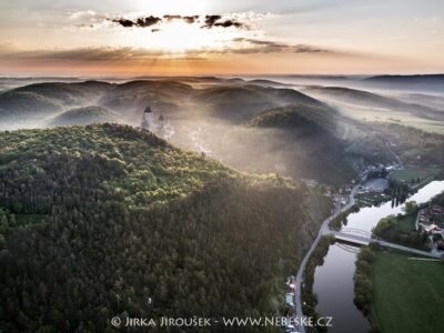 Karlštejn slunce Berounka J5290